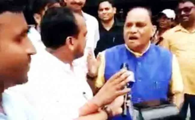 Jharkhand Minister Forces Muslim Legislator To Chant Jai Shri Ram - Sakshi