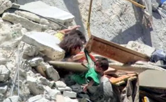 Syrian Girl Caught Baby Sister Shirt Protect Her As She Fall Off From Bombed Building - Sakshi