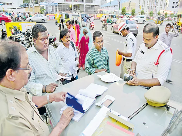 Motor Vehicle Amendment Bill passed in Lok Sabha - Sakshi