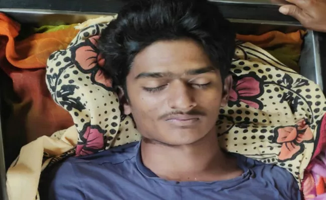 B tech Student Commit Suicide In Warangal - Sakshi