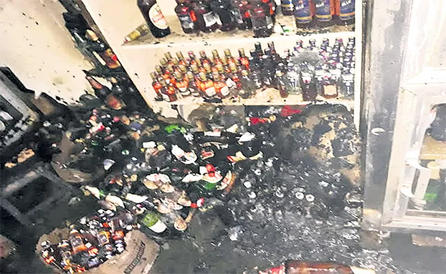 Beer Bottles Has Cracked Because Of Short Circuit In  Wineshop, Siddipet - Sakshi