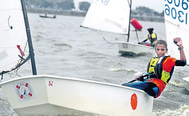 Preeti Kongara Close To Win Regatta Title - Sakshi