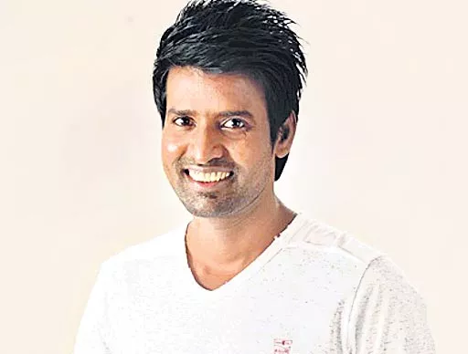 Parotta Soori to play the lead in Vetrimaaran next - Sakshi