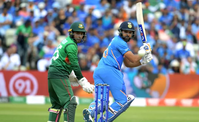 Rohit Sharma played chess with Bangladesh bowling attack - Sakshi