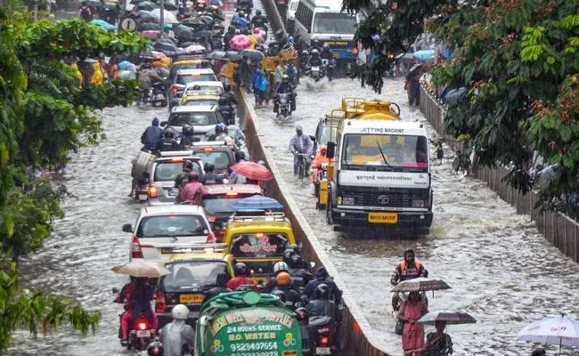 Heavy Rains In Mumbai - Sakshi