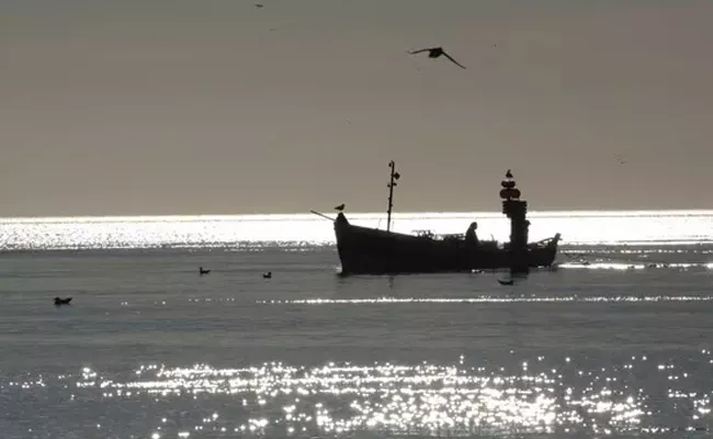 Fishing Boat Capsized Off The Coast Of Honduras - Sakshi