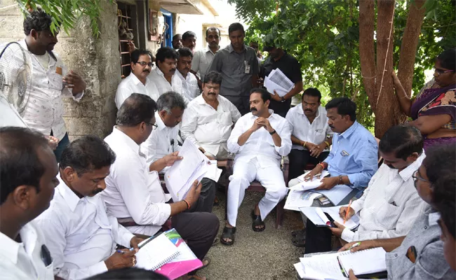 Deputy CM Alla Nani Fires On Land Occupiers In west Godavari - Sakshi