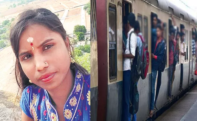 Women Died MMts Train Foot Board Journey Hyderabad - Sakshi