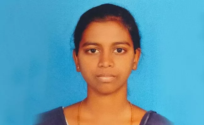 Student Committed Suicide In Tirupati - Sakshi