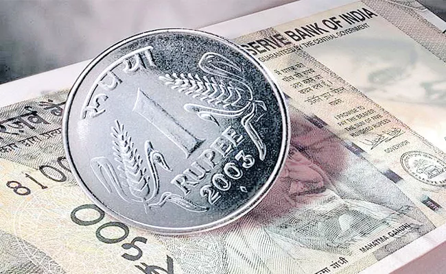 Rupee One Day Profit 39 Paise - Sakshi