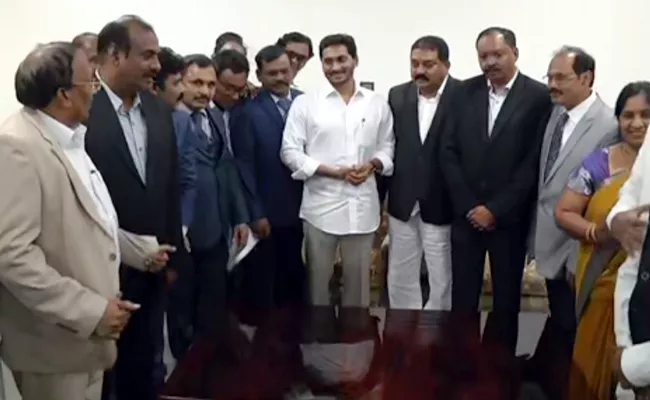 Andhra Pradesh BAR Council Members Meets CM YS Jagan - Sakshi