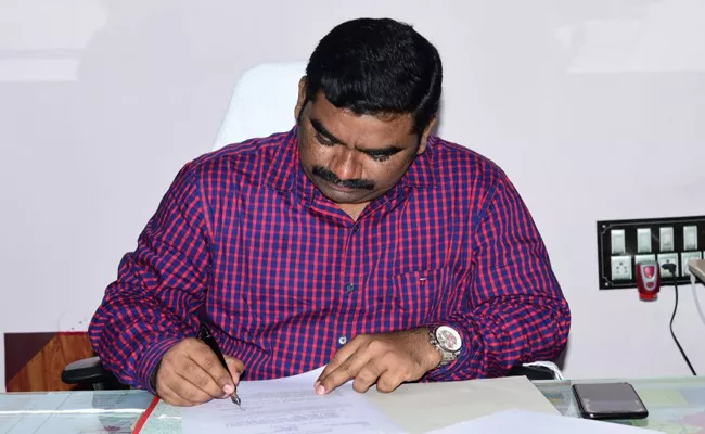 Kurnool Collector Serious On District Officers - Sakshi