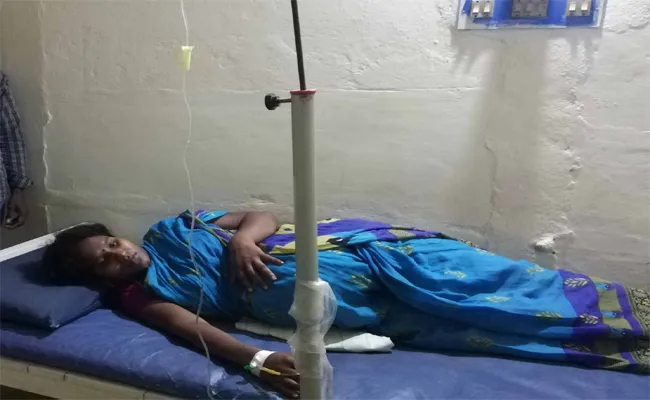 A Pregnant Woman Suffered By Government Hospital In Srikakulam - Sakshi