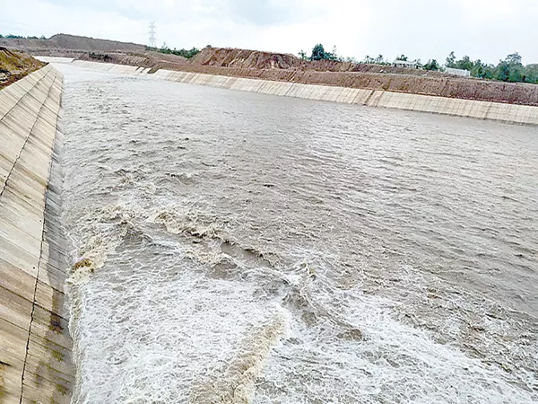 Increased flood at Kannepalli - Sakshi