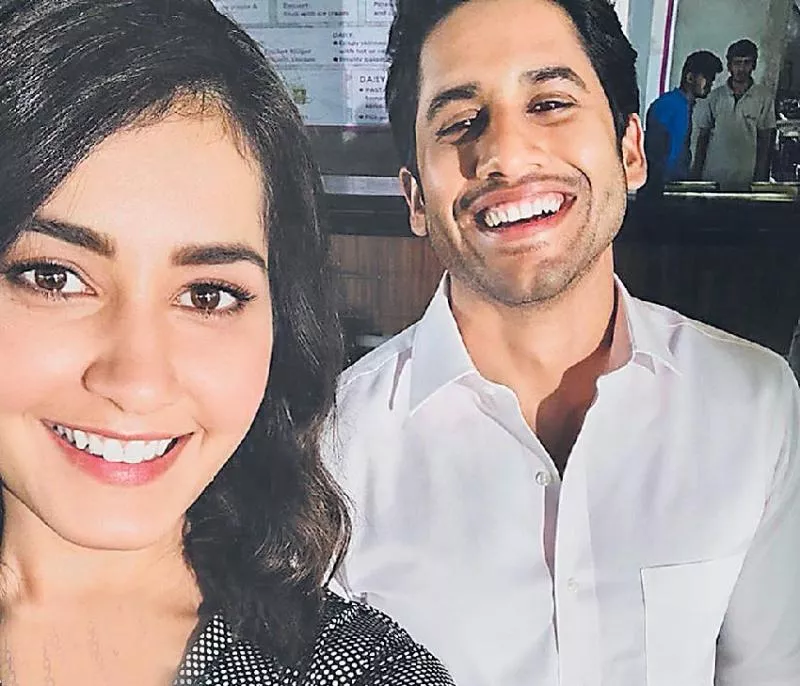 rashi khanna selfie with naga chaitanya in venky mama shooting - Sakshi