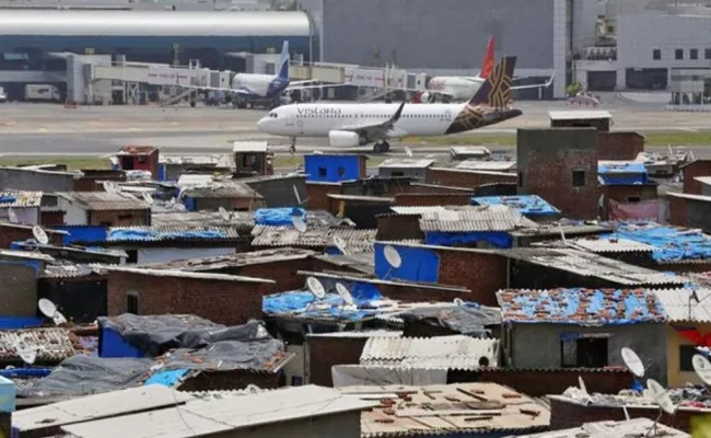 Flight Operations Suspended At Chatrapati Shivaji Airport Due To Hevy Rain - Sakshi