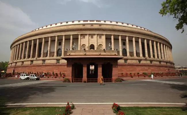 Loksabha Adjourned Till 2 PM Over Karnataka Political Crisis - Sakshi