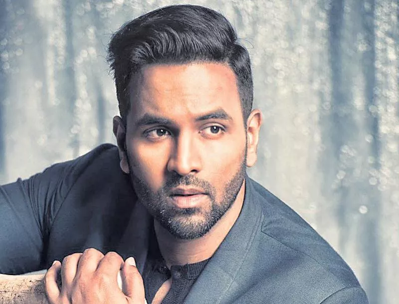 Jeffrey Gee Chin joins hands with Vishnu Manchu - Sakshi