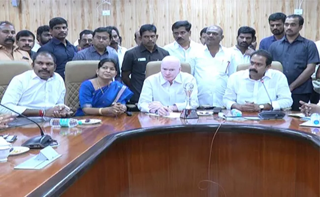 AP Minister Review on Godavari Flood - Sakshi