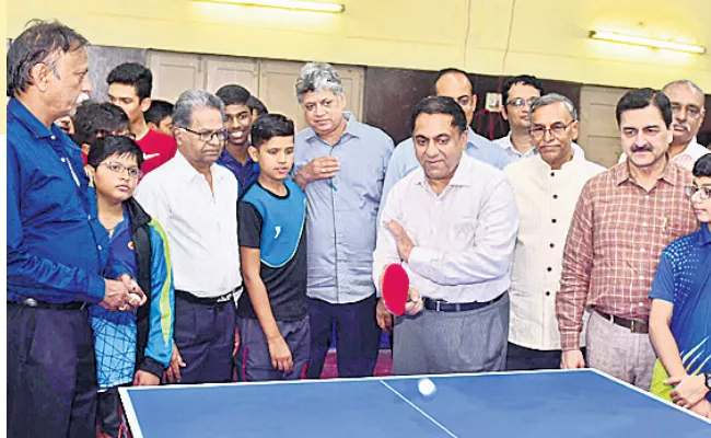 Nivedita And Praneetha Enters Quarters Of Telangana TT Championship - Sakshi