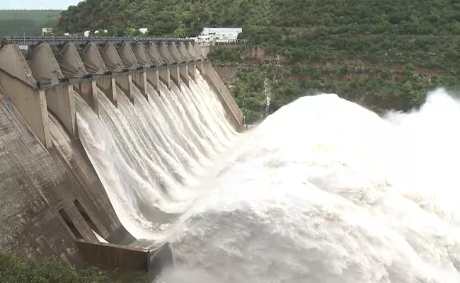 ​​​Heavy Flood Water Reached The Krishna River - Sakshi