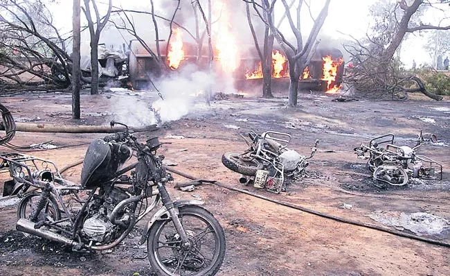 Oil tanker blast in Tanzania kills 62 people - Sakshi