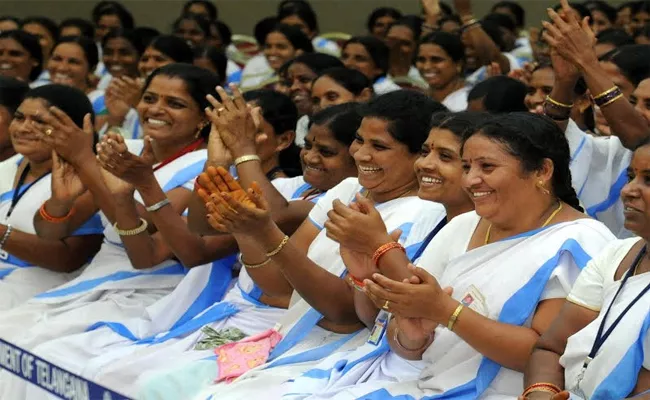 Andhra Pradesh Govt  Hikes Asha workers salariesTo Ten Thousand - Sakshi