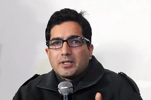 Twitterati slam Shah Faesal - Sakshi