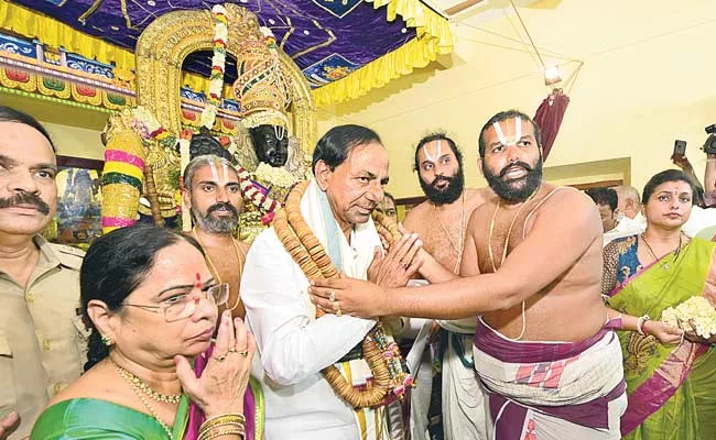 CM KCR Says Rayalaseema Will Become Ratnala Seema - Sakshi