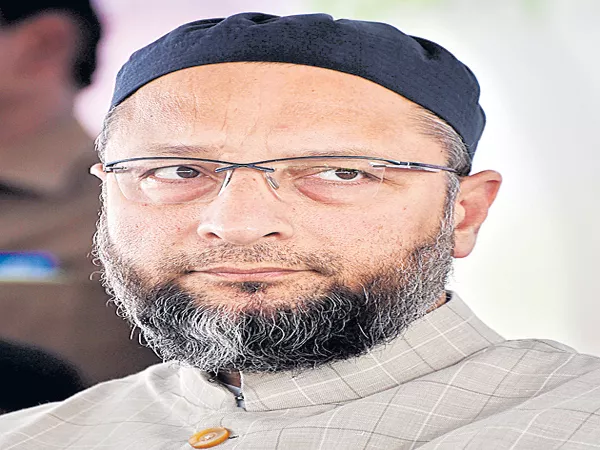 Asaduddin Owaisi Comments About Godse descendants - Sakshi