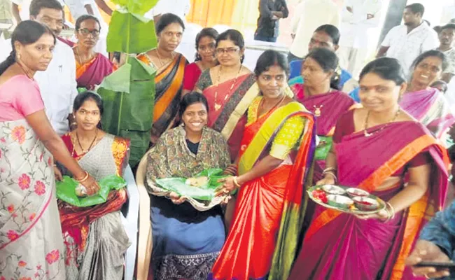 Baby Shower Program By KBR Trust Held In Gajwel Mandal - Sakshi