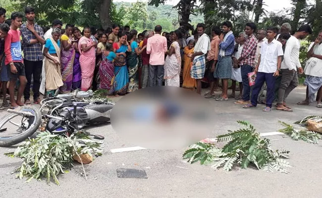 Young Man Death In Road Accident In Srikakulam District - Sakshi