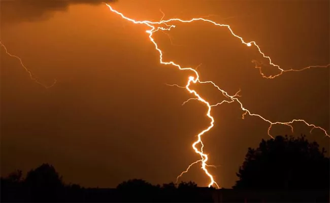 Lightning Killed a Woman in Srungavarapukota - Sakshi