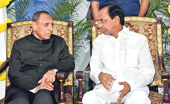 CM KCR Attends at Home Party in Raj Bhavan - Sakshi