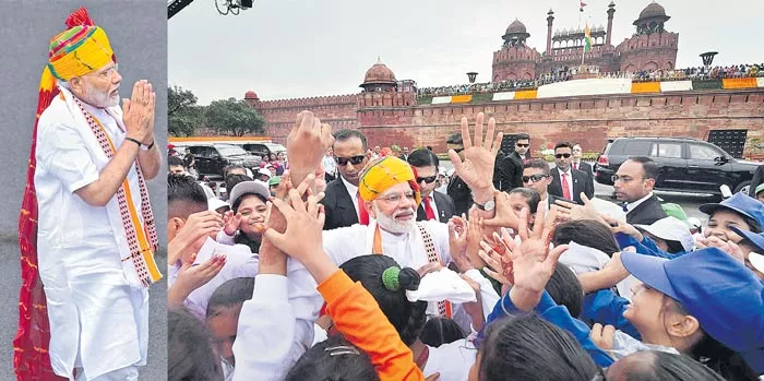 PM Narendra Modi speech at 73rd Independence Day Celebrations at Red Fort - Sakshi