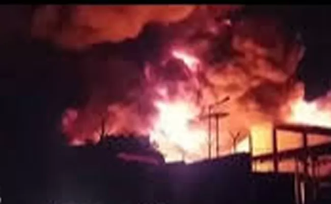 Fire Accident Occured In Pashamylaram Industrial Area Sangareddy - Sakshi