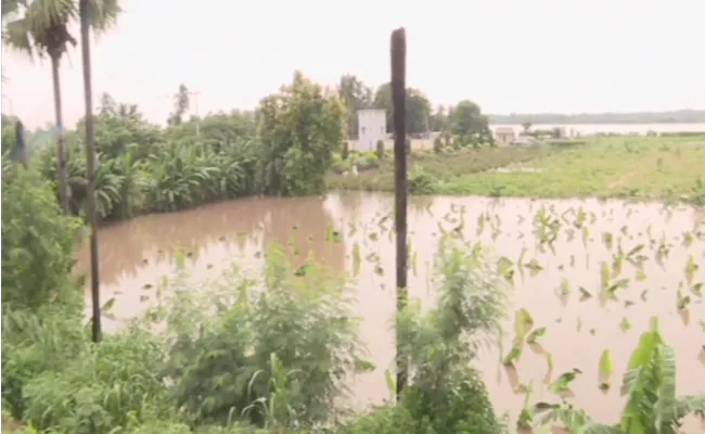 Helipad Area Is Full Of Water In Chandrababu Naidu House Amaravati - Sakshi