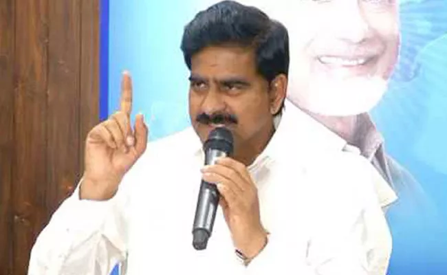 Former MLA Devineni Uma Maheswra Rao Followers Assulted On Locals In Krishna - Sakshi