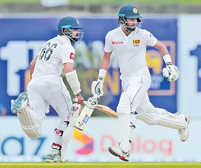 Karunaratne leads Sri Lanka victory push in Galle - Sakshi