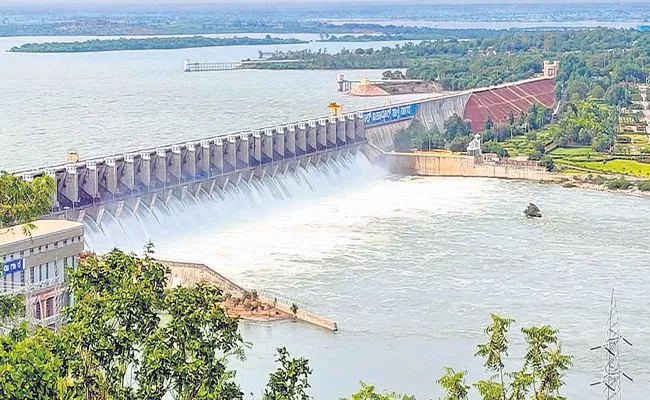 Heavy Water Flow In Godavari And Krishna Rivers - Sakshi