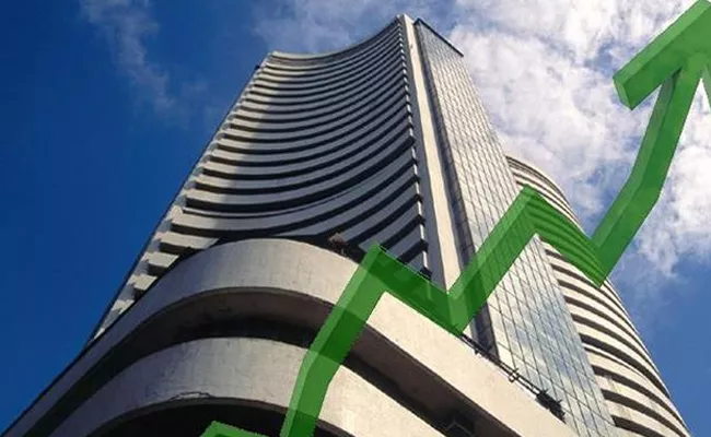 Markets erase losses Nifty  over 11000 - Sakshi