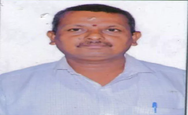 VRO Died With Heart Attack In West Godavari - Sakshi