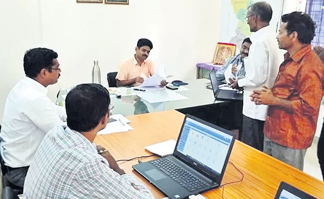 Collector Solve Land Problems In Rangareddy - Sakshi