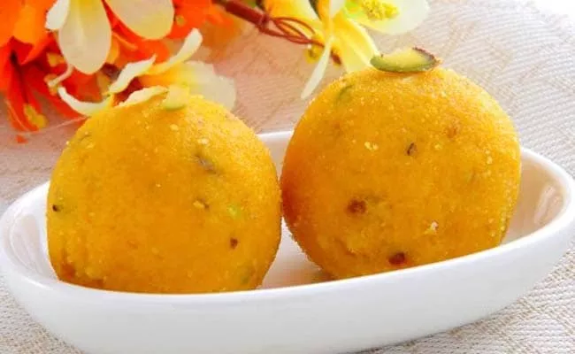 UP Man Seeks Divorce Over Wife Gives Him Laddoos To Eat - Sakshi