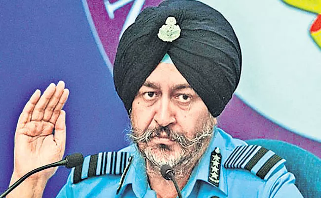 Defence Minister Rajnath Singh IAF Chief BS Dhanoa Meeting - Sakshi