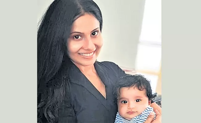 TV Actress Chhavi Mittal React on Feeding Baby on Road - Sakshi