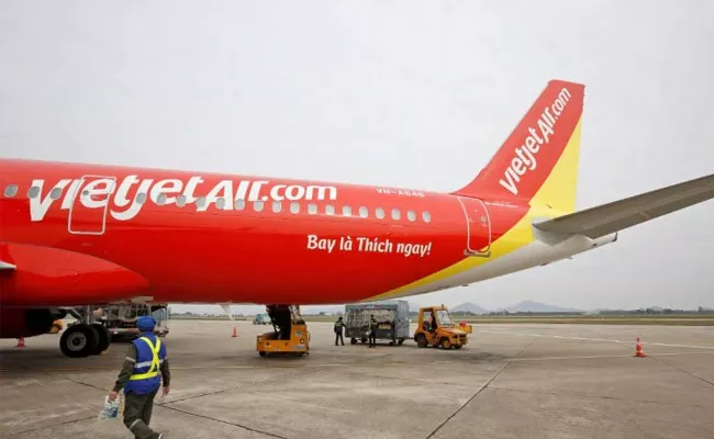 Bikini Airline VietJet kicks off this December with tickets from Rs 9 - Sakshi