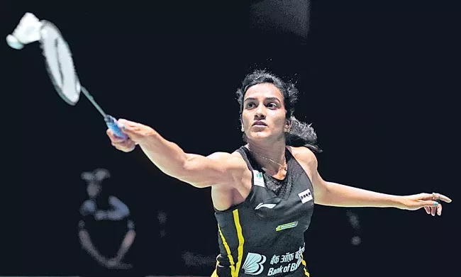 PV Sindhu, Saina Nehwal and Kidambi Srikanth go to pre quater finals - Sakshi