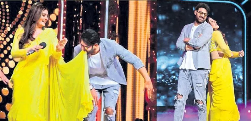 Prabhas Crazy Dance With Raveena Tandon on Tip Tip Barsa Pani song - Sakshi