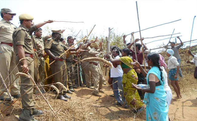 Podu Growers Sentenced in 2015 case in Khammam - Sakshi